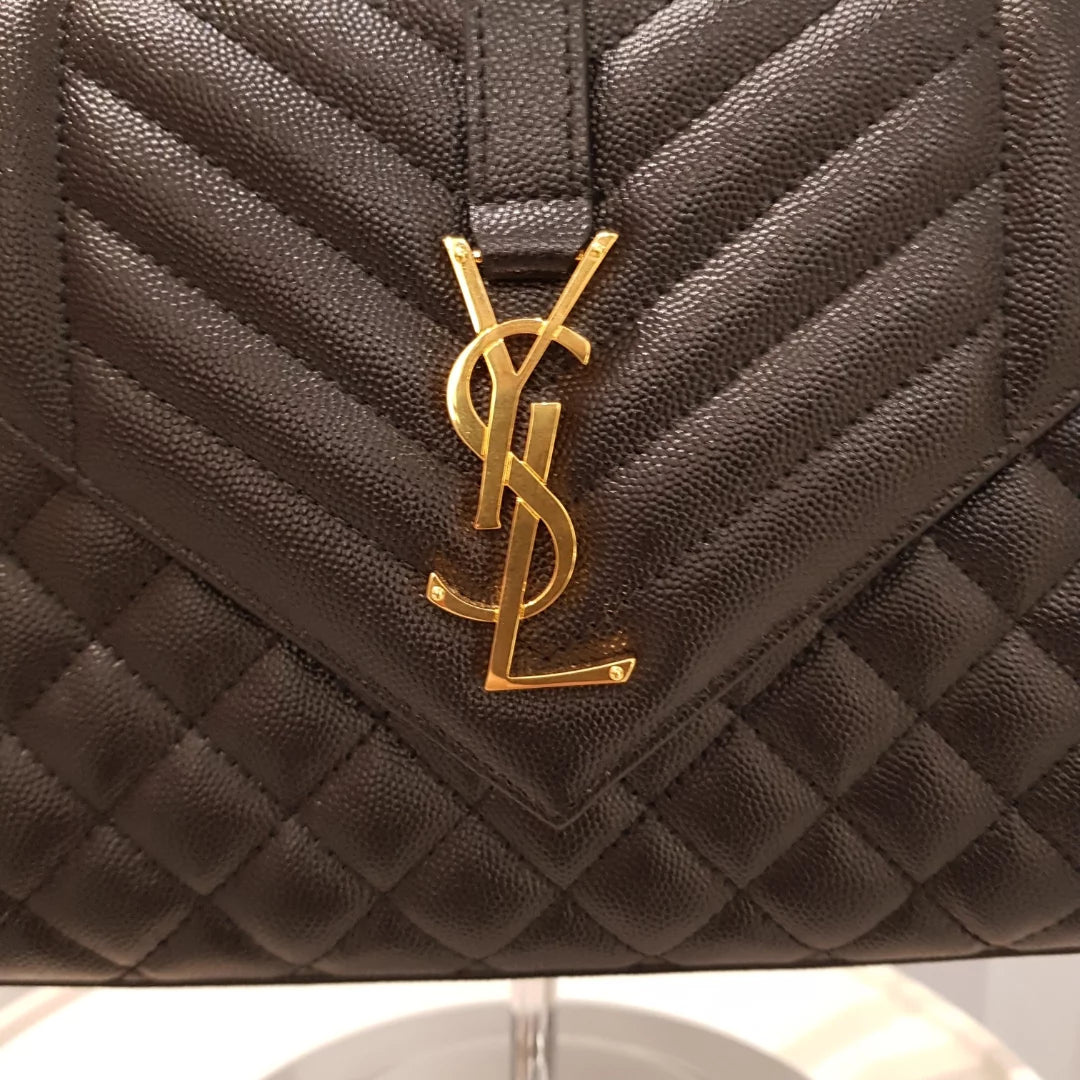 Saint Laurent Envelope Medium Pelle Grain de Poudre Nera