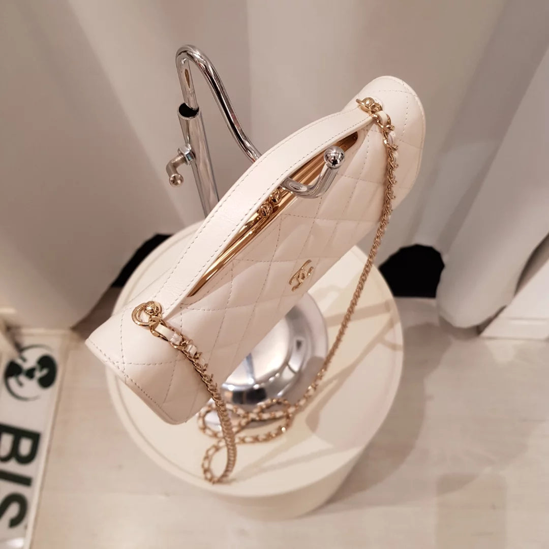 Chanel Wallet on Chain (WOC) Pelle Trapuntata Bianca